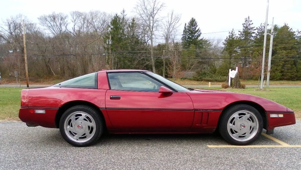 Corvette Generations/C4/C4 1989 Right Red.webp